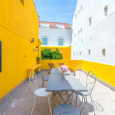 Alfama, Bright And Spacious With Private Terrace, By Timecooler Daire