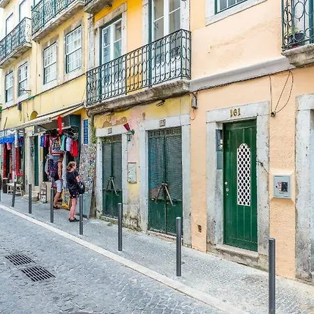 Daire Alfama, Bright And Spacious With Private Terrace, By Timecooler *