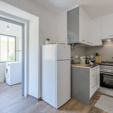 Alfama, Bright And Spacious With Private Terrace, By Timecooler * Lissabon