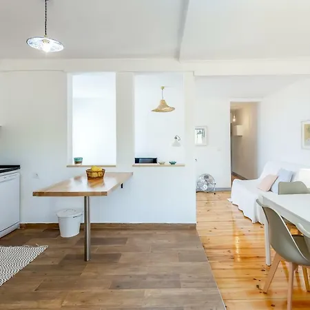 Appartement Alfama, Bright And Spacious With Private Terrace, By Timecooler