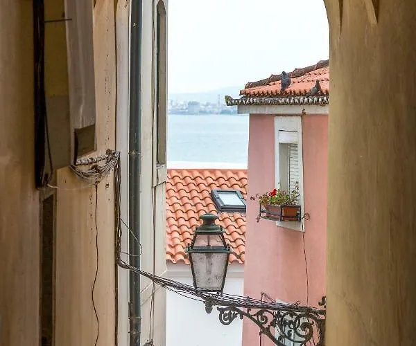 Alfama, Bright And Spacious With Private Terrace, By Timecooler *