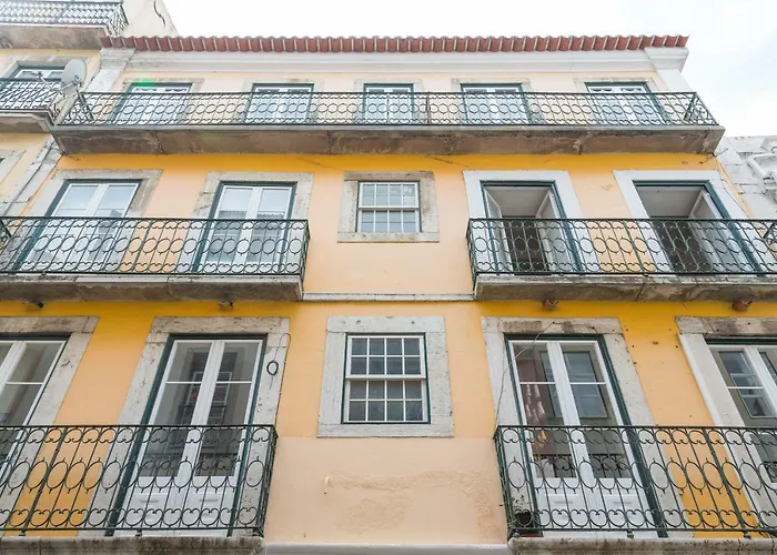 Alfama, Bright And Spacious With Private Terrace, By Timecooler Lisbon