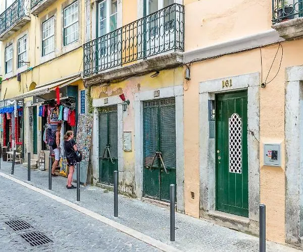 Apartment Alfama, Bright And Spacious With Private Terrace, By Timecooler *