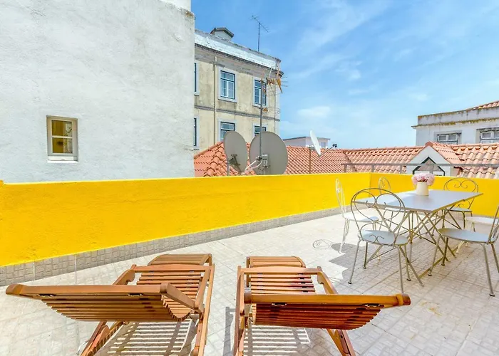 Alfama, Bright And Spacious With Private Terrace, By Timecooler