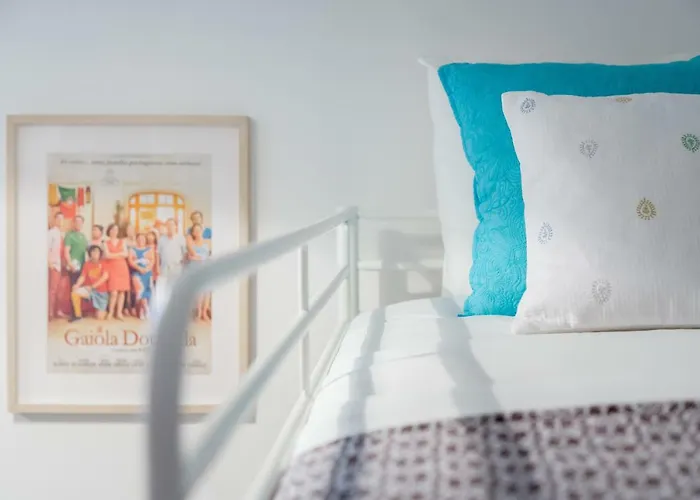 Apartment Alfama, Bright And Spacious With Private Terrace, By Timecooler *