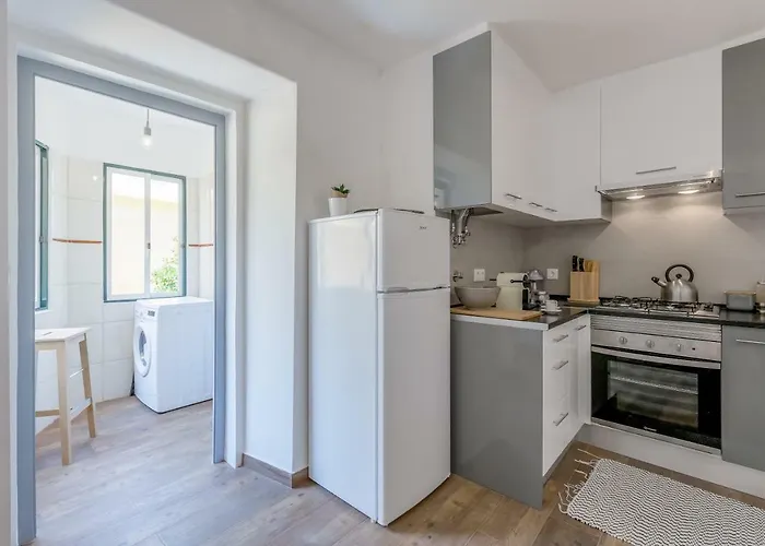 Alfama, Bright And Spacious With Private Terrace, By Timecooler * Lisbon