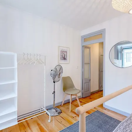 Alfama, Bright And Spacious With Private Terrace, By Timecooler リスボン