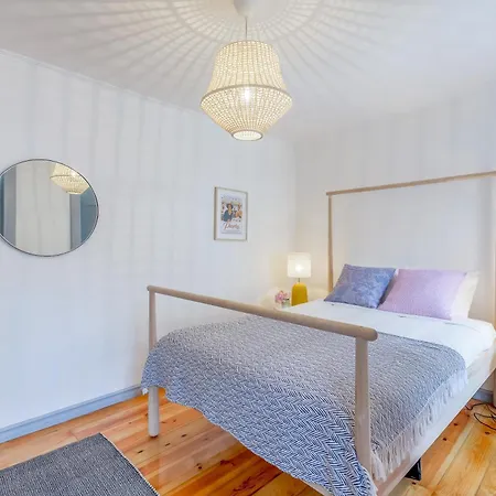 Alfama, Bright And Spacious With Private Terrace, By Timecooler * リスボン